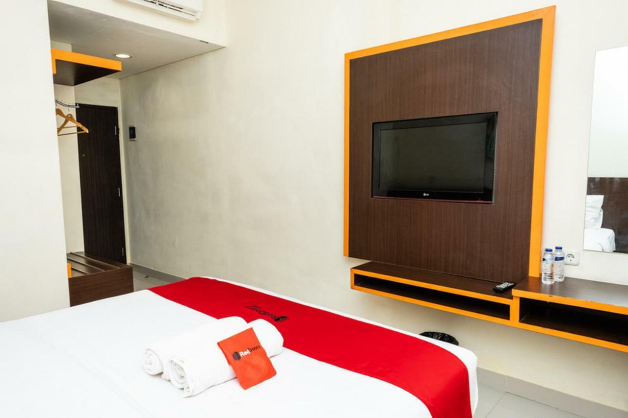 Hotel Reddoorz @ Pelita Raya Rappocini Makassar Exterior foto