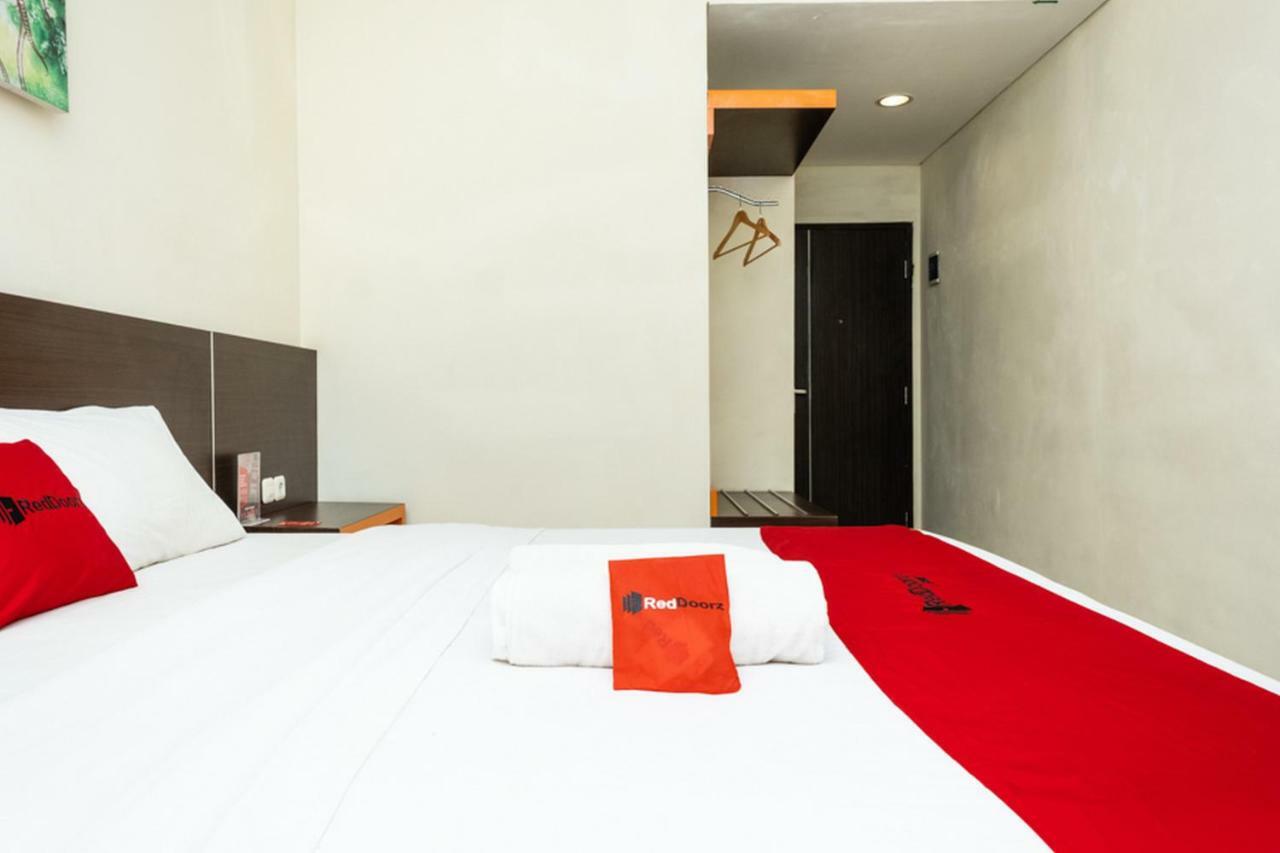 Hotel Reddoorz @ Pelita Raya Rappocini Makassar Exterior foto